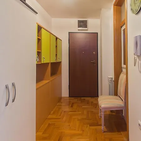 Stan Na Dan Apartment *